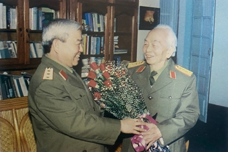 Photos of General Le Van Dung